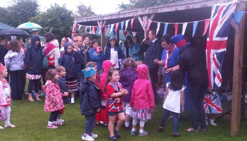 image - Jubilee picnic (May 12)